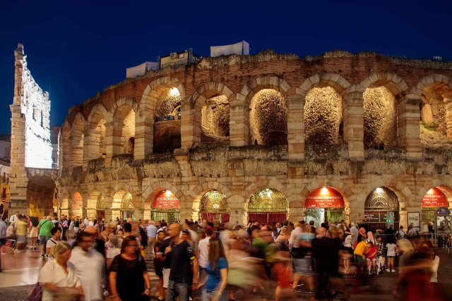 Immagine che raffigura Ultimi giorni per iscriversi: LA BOHEME - Arena di Verona